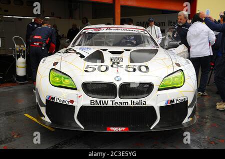 Circuit Mugello, Italie - 17 juillet 2016 : BMW M6 GT3 de l'équipe BMW Italia, conduite par Alex Zanardi, Campionato Italiano GT au circuit Mugello. Banque D'Images