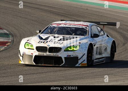 Circuit Mugello, Italie - 17 juillet 2016 : BMW M6 GT3 de l'équipe BMW Italia, conduite par Alex Zanardi, Campionato Italiano GT au circuit Mugello. Banque D'Images