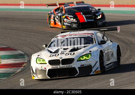 Circuit Mugello, Italie - 17 juillet 2016 : BMW M6 GT3 de l'équipe BMW Italia, conduite par Alex Zanardi, Campionato Italiano GT au circuit Mugello. Banque D'Images