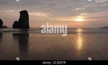 Plage et vacances à Ao Nang, Thaïlande. Banque D'Images