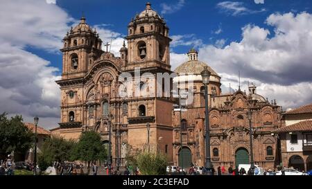 CUSCO, PÉROU- le 20 juin 2016 : vue extérieure de l'église de la Compagnie de Jésus dans la ville de Cusco Banque D'Images