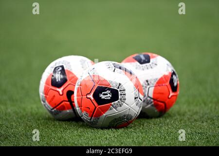 Nike Merlin Match ball lors du match de la Premier League au Tottenham Hotspur Stadium, Londres. Banque D'Images