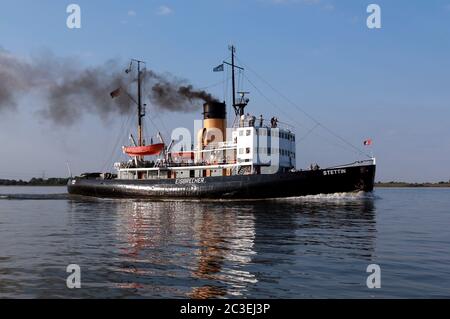 navire brise-glace Banque D'Images