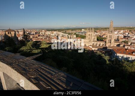 Cathédrale de Burgos desde el mirador del castillo Banque D'Images