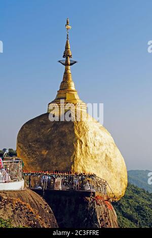 Pagode Kyaiktiya. Pagode Kyaiktiyo. Golden Rock. Myanmar. Banque D'Images