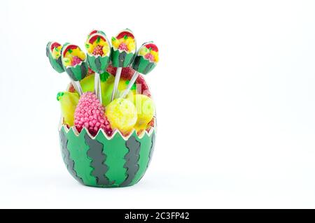 Fourchette de fruits en céramique de pastèque sur fond blanc Banque D'Images