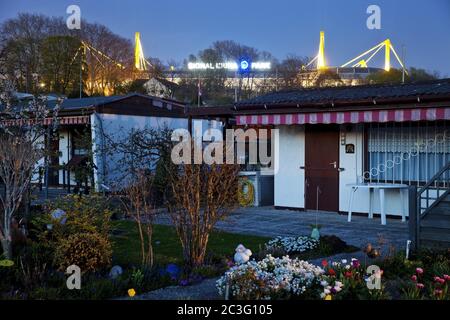 Jardin de l'allotissement en face du BVB Stadium signal Iduna Park, Dortmund, Allemagne, Europe Banque D'Images