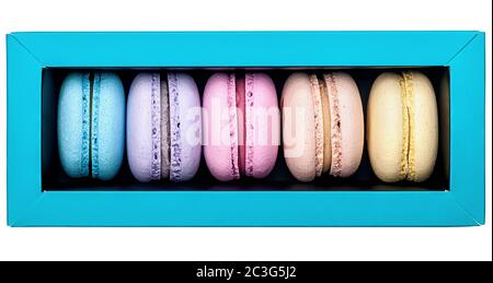 Macaron multicolore dans la vue de dessus de la boîte Banque D'Images