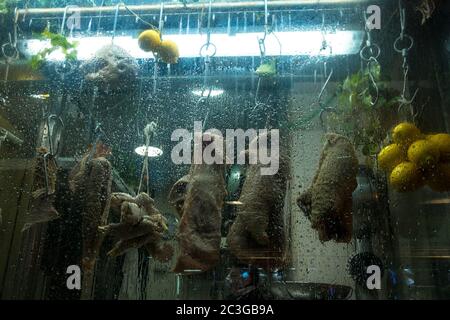 Museau de porc, l'alimentation de rue traditionnels à Naples Banque D'Images