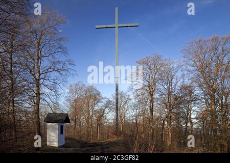 Nouvelle croix haute sur le Wilzenberg, lieu de pèlerinage, Grafschaft, Schmallenberg, Allemagne, Europe Banque D'Images