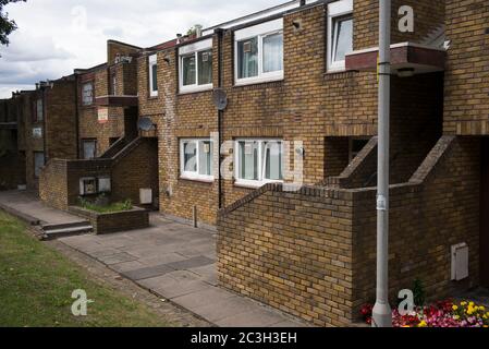 Cressingham Gardens Estate dans le sud de Londres, Angleterre. Photo de Sam Mellish. Banque D'Images