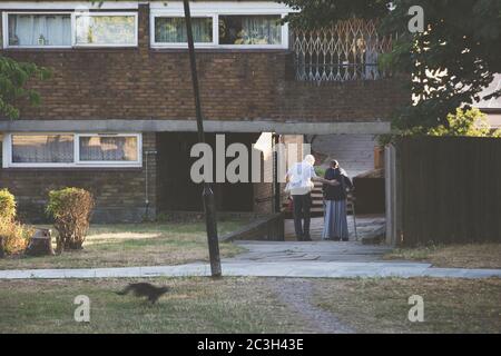 Cressingham Gardens Estate dans le sud de Londres, Angleterre. Photo de Sam Mellish. Banque D'Images