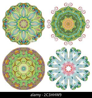 Ensemble de zentiangles dessinés à la main de 4 couleurs de mandalas pour la décoration Illustration de Vecteur