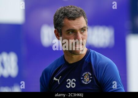 Luton, Bedfordshire, Royaume-Uni. 20 juin 2020. James Shea de Luton Town pendant le match de championnat Sky Bet entre Luton Town et Preston North End à Kenilworth Road, Luton, Angleterre. Photo de David Horn. Crédit : images Prime Media/Alamy Live News Banque D'Images