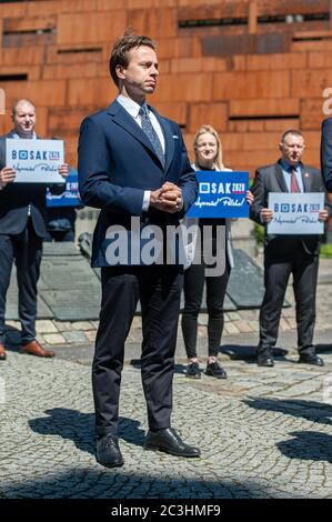 Gdansk, Pologne. 29 mai 2020. Le candidat à la présidence du Parti de la Confédération (Konfederacja) Krzysztof Bosak vu lors de sa conférence de presse à Gdansk.le vote aux élections présidentielles polonaises prévues pour le 28 juin aura lieu par la méthode du « mixte » dans les bureaux de vote et pour ceux qui souhaitent recevoir de la correspondance. Crédit : SOPA Images Limited/Alamy Live News Banque D'Images