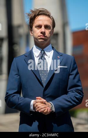 Gdansk, Pologne. 29 mai 2020. Le candidat à la présidence du Parti de la Confédération (Konfederacja) Krzysztof Bosak vu lors de sa conférence de presse à Gdansk.le vote aux élections présidentielles polonaises prévues pour le 28 juin aura lieu par la méthode du « mixte » dans les bureaux de vote et pour ceux qui souhaitent recevoir de la correspondance. Crédit : SOPA Images Limited/Alamy Live News Banque D'Images