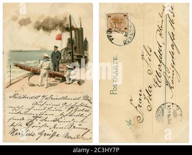 Carte postale historique allemande : marins et officier de marine sur un navire de guerre de l'Empire allemand au tube de torpille, se préparant à lancer une torpille. 1899 Banque D'Images