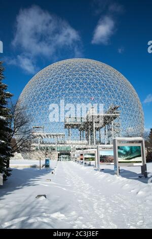 MONTRÉAL, CANADA - 16 JANVIER 2015 : le Musée de la biosphère, dédié aux questions environnementales, est situé dans le parc Jean-drapeau et a été conçu par BU Banque D'Images