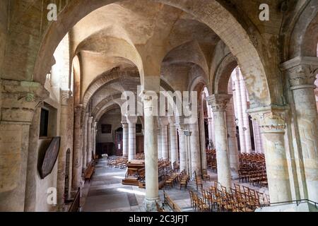 Intérieur de l'église Saint-Hilaire le Grand, Poitiers, Nouvelle-Aquitaine, France Banque D'Images