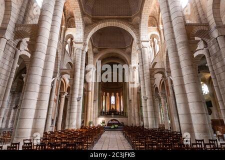 Intérieur de l'église Saint-Hilaire le Grand, Poitiers, Nouvelle-Aquitaine, France Banque D'Images