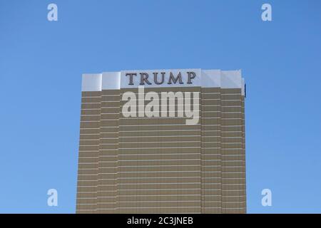 LAS VEGAS, NV -6 JUIN 2020 - vue extérieure sur la journée du Golden Trump International Hotel Las Vegas, un hôtel et casino ouvert en 2008 situé à Las Vegas Banque D'Images