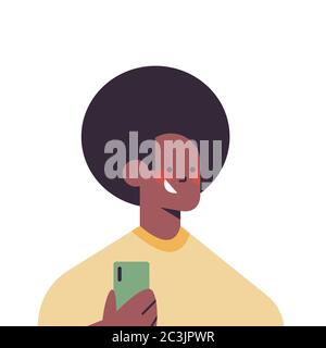 joyeux africain américain homme utilisant smartphone sourire gars avatar mâle personnage dessin animé portrait illustration vectorielle Illustration de Vecteur