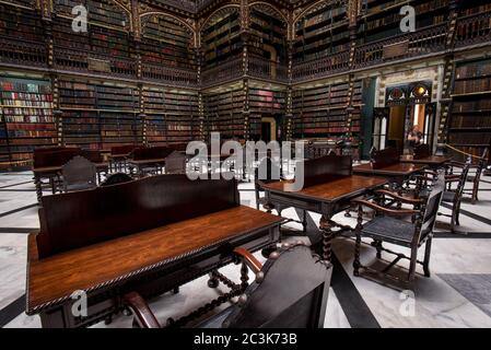 Salle de lecture du Cabinet Royal Portugais de lecture. Il a la plus grande et la plus précieuse littéraire du portugais hors Portugal. Banque D'Images