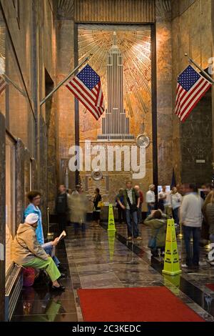 Détail mural du hall de l'Empire State Building, Midtown Manhattan, New York, New York, États-Unis Banque D'Images