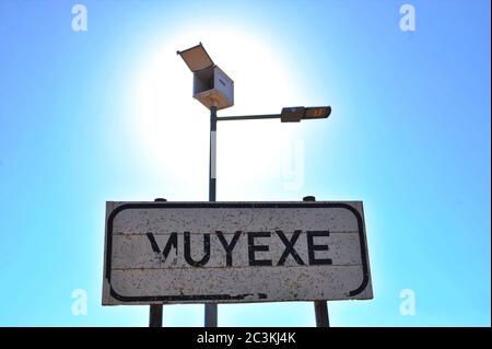 Le village rural de Muyexe a été identifié comme bénéficiaire d'un projet de développement présidentiel en 2009, mais les progrès ont été lents Banque D'Images