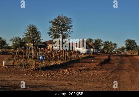 Le village rural de Muyexe a été identifié comme bénéficiaire d'un projet de développement présidentiel en 2009, mais les progrès ont été lents Banque D'Images