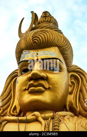 La statue du Seigneur de dieu hindou Shiva au Temple Koneswaram à Trincomalee au Sri Lanka. Banque D'Images