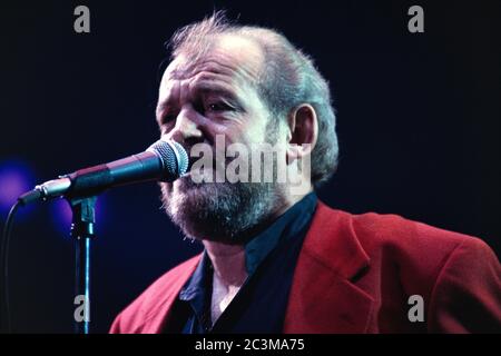 26.10.1994, Kiel, le chanteur britannique de rock et blues Joe Cocker, vit sur le "Har A Little Faith World Tour 94-95" dans le Kiel Ostseehalle. | utilisation dans le monde entier Banque D'Images