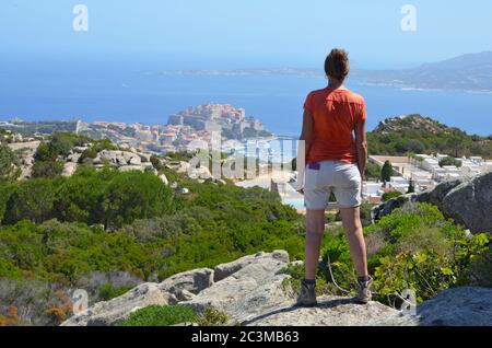 Vue sur Calvi depuis notre Dame de la Serrai, Corse Banque D'Images