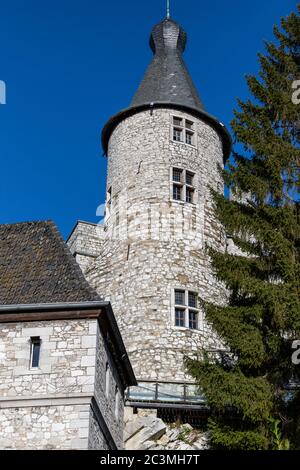 Vue à bas angle sur une tour du château de Stolberg à Stolberg, Eifel, Allemagne Banque D'Images