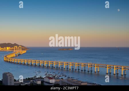 Le paysage de la baie de Xinghai à la fin de l'été, Dalian, Chine Banque D'Images