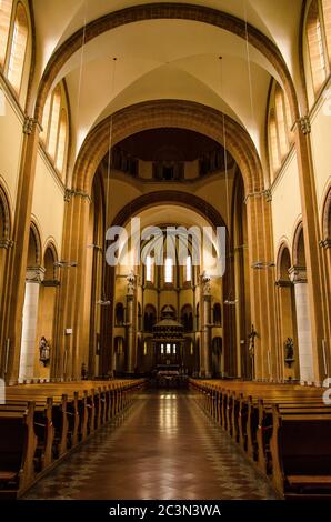 L'église Saint François d'Assise, également connue sous le nom d'église jubilée de l'empereur et l'église du Mexique, est une église catholique de style basilique à Vienne. Banque D'Images