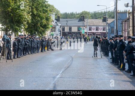 Charlestown, Co Mayo, Irlande. 21 juin 2020. Le détective Garda Colm Horkan a été mis au repos aujourd'hui avec des milliers de personnes qui ont payé leur respect à la Garda assassinée. Stuart Silver, 44 ans, reste en détention pour suspicion de meurtre de Garda Horkan. Crédit : Actualités en direct Eoin Healy/Alay Banque D'Images