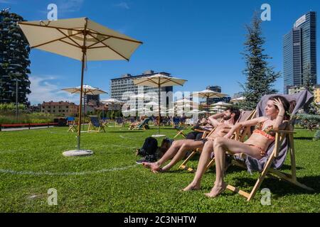 Milan, première journée de Lido Bam à la Biblioteca degli Alberi. (Francesco Bozzo/Fotogramma, Milan - 2020-06-21) p.s. la foto e' utilizzabile nel rispetto del contento in cui e' stata scattata, e senza intento diffamatorio del decoro delle persone rappresentate Banque D'Images