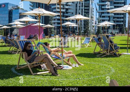 Milan, première journée de Lido Bam à la Biblioteca degli Alberi. (Francesco Bozzo/Fotogramma, Milan - 2020-06-21) p.s. la foto e' utilizzabile nel rispetto del contento in cui e' stata scattata, e senza intento diffamatorio del decoro delle persone rappresentate Banque D'Images