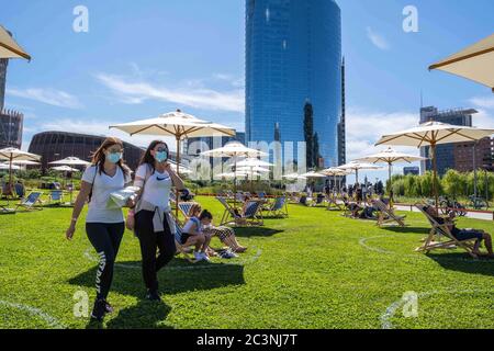 Milan, première journée de Lido Bam à la Biblioteca degli Alberi. (Francesco Bozzo/Fotogramma, Milan - 2020-06-21) p.s. la foto e' utilizzabile nel rispetto del contento in cui e' stata scattata, e senza intento diffamatorio del decoro delle persone rappresentate Banque D'Images