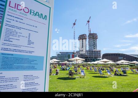 Milan, première journée de Lido Bam à la Biblioteca degli Alberi. (Francesco Bozzo/Fotogramma, Milan - 2020-06-21) p.s. la foto e' utilizzabile nel rispetto del contento in cui e' stata scattata, e senza intento diffamatorio del decoro delle persone rappresentate Banque D'Images