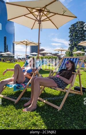 Milan, première journée de Lido Bam à la Biblioteca degli Alberi. (Francesco Bozzo/Fotogramma, Milan - 2020-06-21) p.s. la foto e' utilizzabile nel rispetto del contento in cui e' stata scattata, e senza intento diffamatorio del decoro delle persone rappresentate Banque D'Images