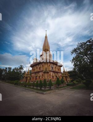 Temple Wat Chalong dans le sous-district de Chalong, district de Mueang Phuket, Thaïlande 18/11/2019 Banque D'Images