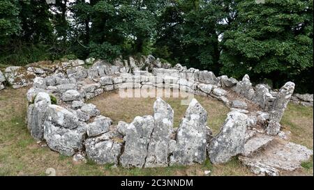 Les ruines de DIN Lligwy un groupe de huttes anciennes près de Moelfre Anglesey pays de Galles UK Banque D'Images