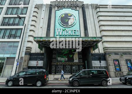 Londres, Royaume-Uni. 21 juin 2020. Wicked au théâtre Apollo Victoria dans le West End actuellement fermé pendant le confinement en cours de pandémie du coronavirus. Le gouvernement britannique n'a pas encore indiqué quand les restrictions de confinement seront assouplies pour permettre aux salles de rouvrir. Credit: Stephen Chung / Alay Live News Banque D'Images