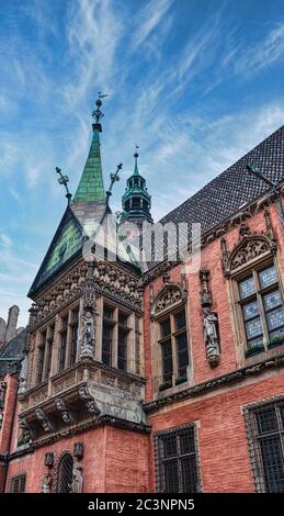 Hôtel de ville gothique construit à partir du XIII siècle - l'un des principaux monuments de la ville de Wroclaw. Silésie Inférieure. Banque D'Images