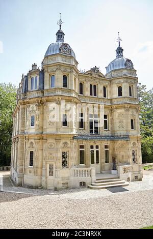 Le Port-Marly, France - 24 juin 2018 : le Château de Monte-Cristo (architecte Hippolyte Durand) est une maison de musée de l'écrivain Alexandre Dumas Banque D'Images