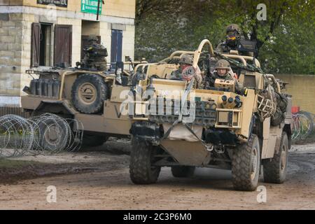 3e Bataillon, parachute Regiment, entraînement au village de Copehill Down, sur la plaine de Salisbury, Wiltshire, Angleterre, Royaume-Uni Banque D'Images