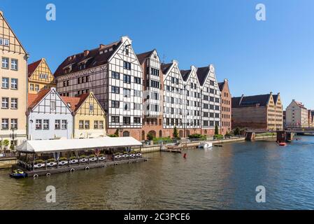 Greniers sur la rive de la Motlawa, sur l'île Granary à Gdansk, en Pologne Banque D'Images