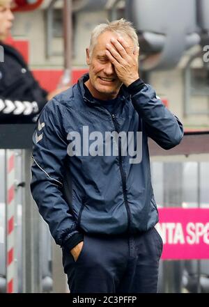 Munich, Allemagne, 20 juin 2020, Christian STREICH, FRG Trainer FC BAYERN MUENCHEN - SC FREIBURG en saison 2019/2020 AM match jour 33. FCB Foto: © Peter Schatz / Alay Live News / Hans Rauchensteiner/Pool - les RÈGLEMENTS DFL INTERDISENT TOUTE UTILISATION DE PHOTOGRAPHIES comme SÉQUENCES D'IMAGES et/ou QUASI-VIDÉO - agences de presse nationales et internationales HORS usage éditorial SEULEMENT Banque D'Images